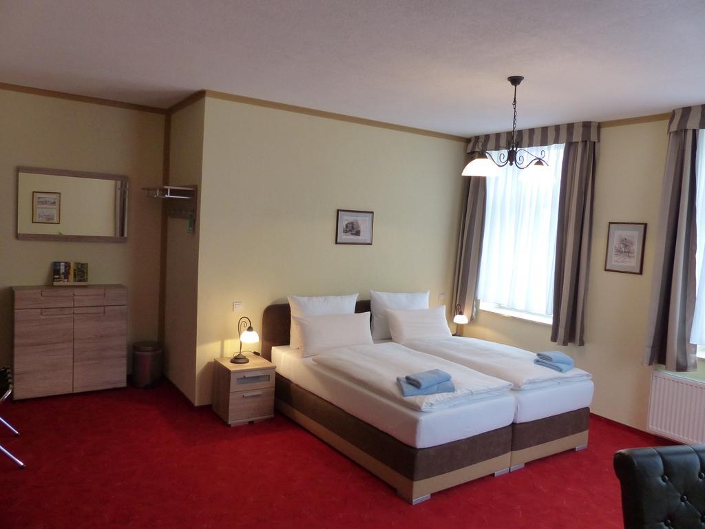 Hotel Friedchen Mit Eigener Fleischerei Artern Exterior foto